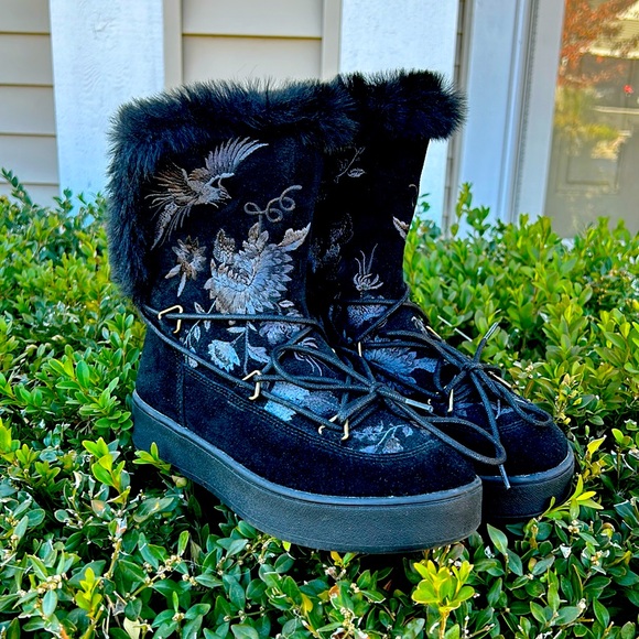 Johnny Was Shoes - Super cute winter boots !!!